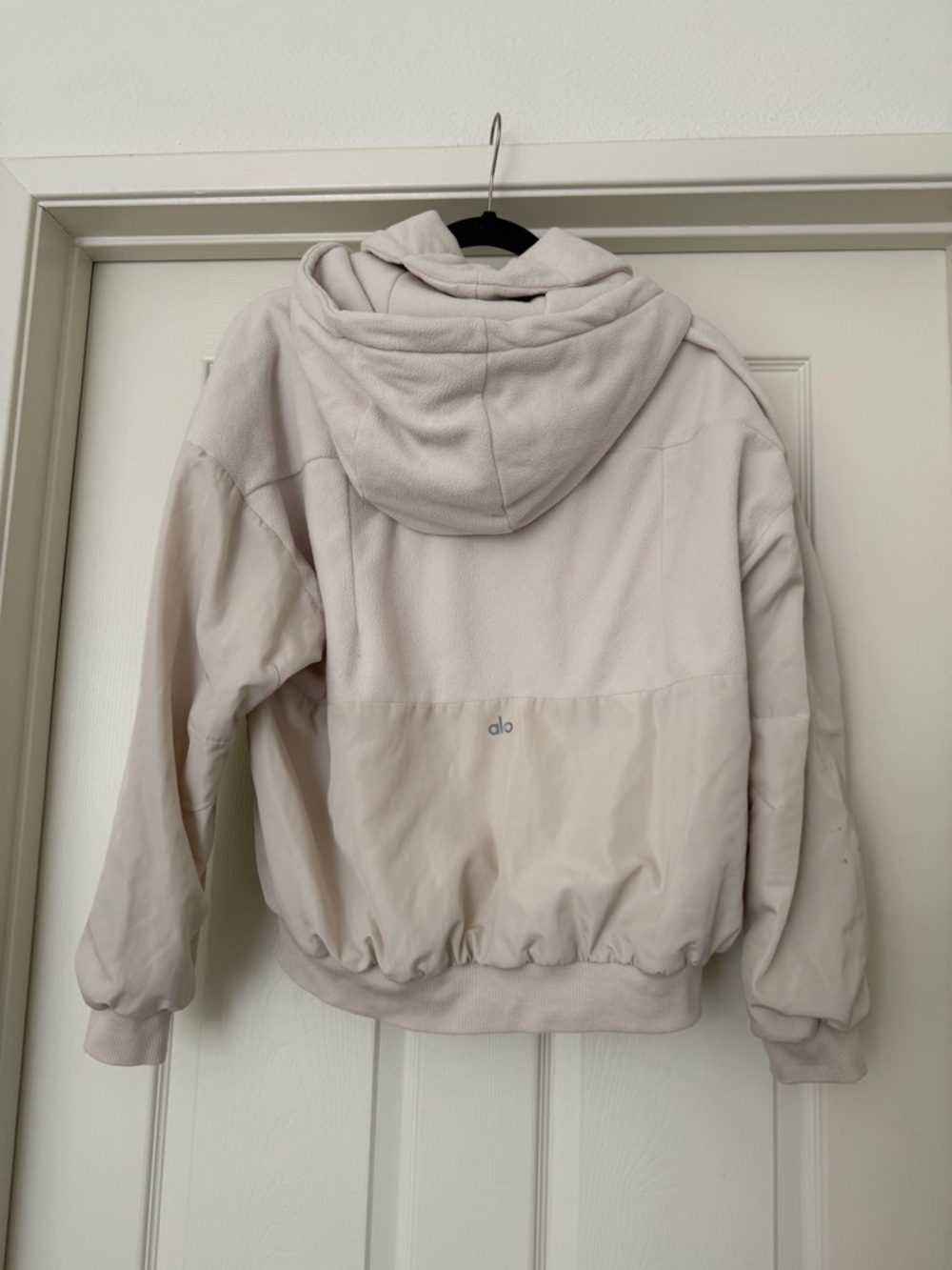 ALO Yoga Arctic Jacket in Bone - Picture 7 of 13